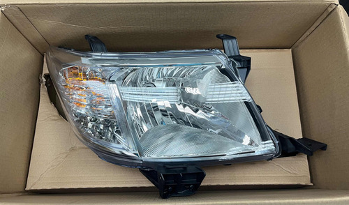 Faro Derecho Toyota Hilux 2012-2020 Original