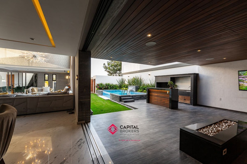 Casa De Lujo Con Alberca En Venta En Villa Verona