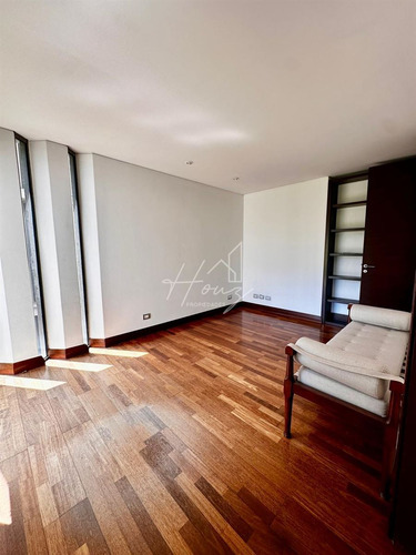 Duplex En Venta De 5 Dorm. Valle Escondido Lo Barnechea