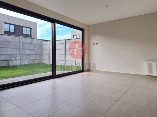 Se Vende Moderna Y Exclusiva Casa Sector Poniente