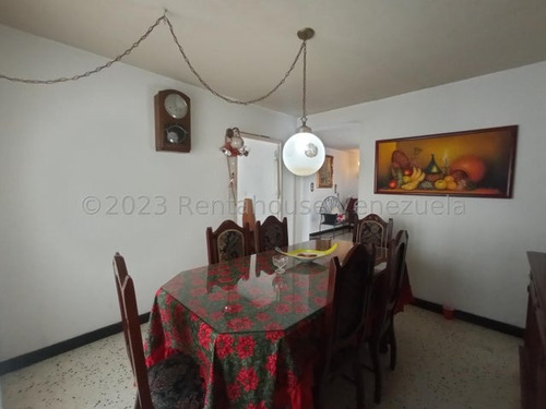 Casa Duplex En Venta 443 Mts Zona Exclusiva De Cagua Urb Santa Rosalia 25-5347 Gjg
