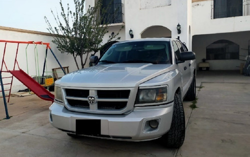 Imagen 1 de 8 de Dakota 2011 Pick Up 4 Puertas Slt Crewcab V6/3.7 Aut 4x2