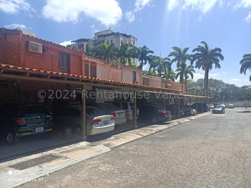 Juan Carlos González. Renta House Carabobo Vende Townhouse Res. Villa Toscana Urb. Tazajal Naguanagua Mls #25-1326 Rah/jcg.