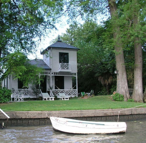 Bajo De Precio! Preciosa Casa Sobre El Rio Lujan Con Gran Lote, Frente Al Museo Naval.