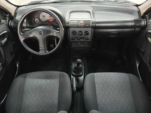 Imagem 3 de 11 de Chevrolet Classic Life 1.0