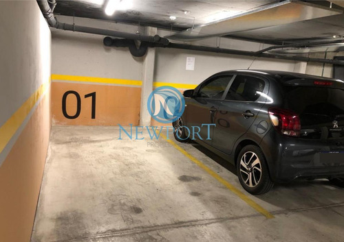 Imagen 2 de 4 de Venta De Excelente Garaje En Punta Carretas En Excelente Ubicación!