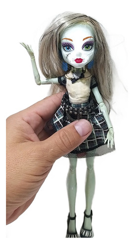 Boneca Frankie Stein Ghouls Monster High Luz E Som (Usado)
