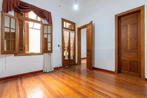 Venta Casa Departamento De Pasillo De Dos Dormitorios Rosario Centro