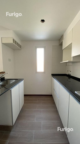 Venta Departamento Al Frente Con Balcón Zona Sanatorios