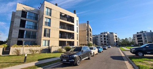 Venta Funes Barrio Cerrado 8 Sauces - 2 Dormitorios Terraza Exclusiva - Cochera Estrenar - Amenities