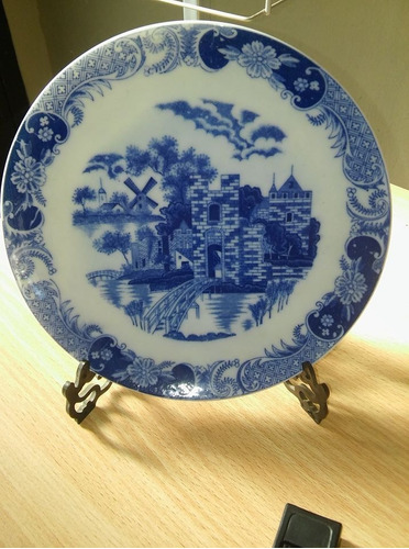 Plato Old Blue Porcelana Tsuji 19.5 Cm Con Soporte