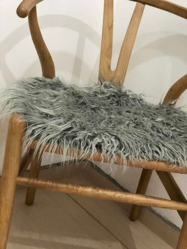 Imagen 2 de 10 de Almohadón Silla Wishbone Piel Pelo Largo 1 Unidad