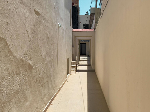 Casa De Pasillo Con 3 Dormitorios Más Quincho Y Terraza Con Parrillero