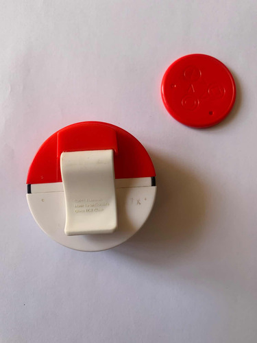 2 Pokemon Pokebolas Y Disco De Pikachu Y Exxecutor (Usado)