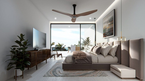 Condo Con Terraza Que Tiene Vista Al Mar, Cuatro Recamaras,