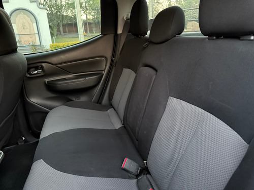 Mitsubishi L200 2.4 Cabina Doble 4x2 Mt