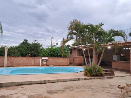 Linda Chácara Em Araçoiaba Da Serra-sp Próxima De Sorocaba-sp (15 Min) No Estilo Fazenda Rústica Com Piscina, Área Gourmet Completa, Garagem E Documentação Completa