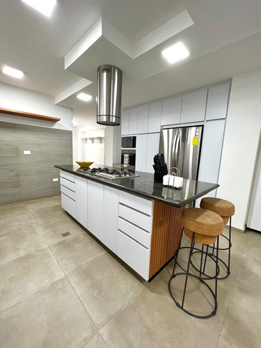 Se Alquila Apartamento Duplex En Alta Florida