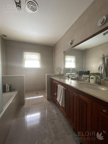 Casa En Venta 4 Amb En Parque Leloir