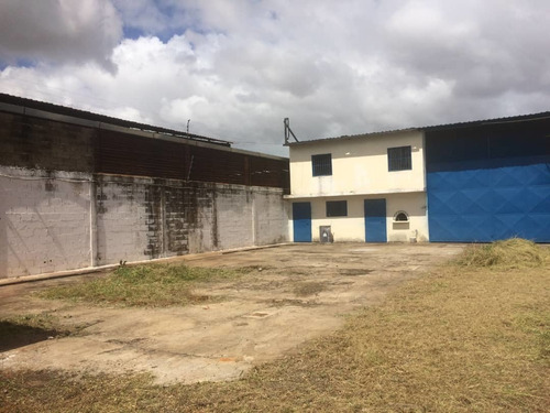 Imagen 2 de 6 de Se Alquila Galpón En Zona Ind. Los Pinos