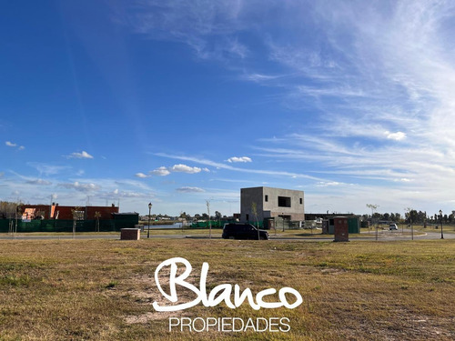 Imagen 8 de 15 de Oportunidad! Hermoso Lote A La Laguna Dentro Del Barrio Santa Ana - Villanueva