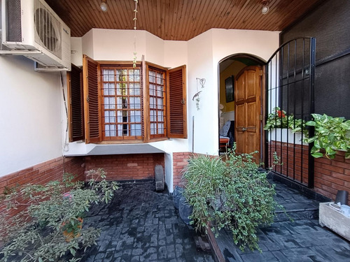 Casa 3 Ambientes Venta Flores Con Cochera