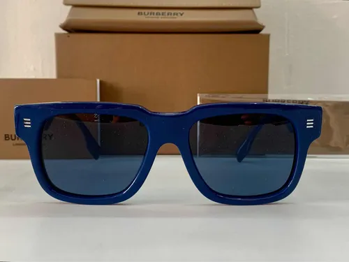 Burberry diseñador 80 hotsell