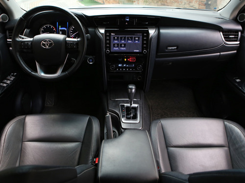 Toyota Hilux SW4 2.7 VVT-i FLEX SRV 7L 4X2 AUTOMÁTICO