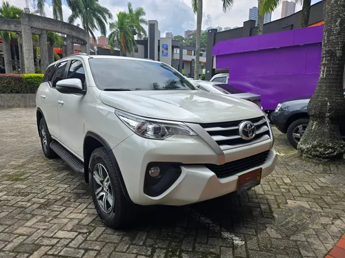 Toyota Fortuner 2.4 Sr Dsl 4x2 Aut 2020