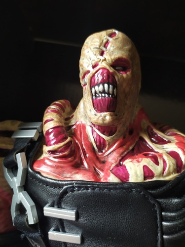 Nemesis Resident Evil 3 Capcom Hot Toys