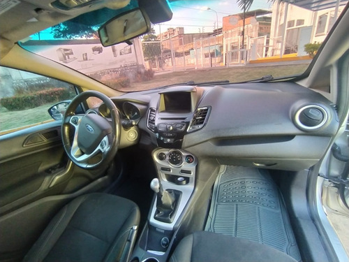 Imagen 7 de 11 de Ford Fiesta Titanium