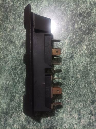 Control De Apertura Tapa Gasolina Y Cajuela Beetle 00-07 (Usado)