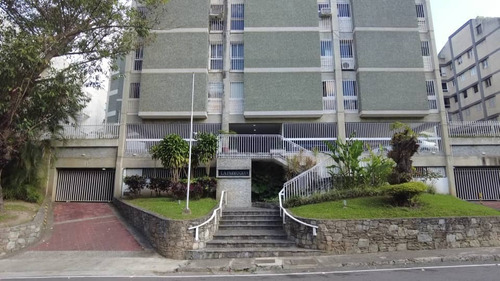 Apartamento En Venta De 245m2 En Cumbres De Curumo Caracas