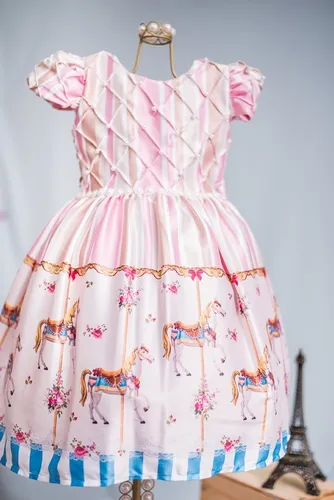 Vestido carrossel hotsell encantado 1 ano