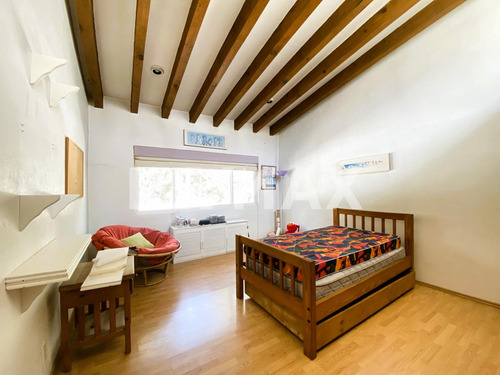 Vive El Lujo En Santa Fe: Casa Con Vistas, Comodidades Y Ubicación Única