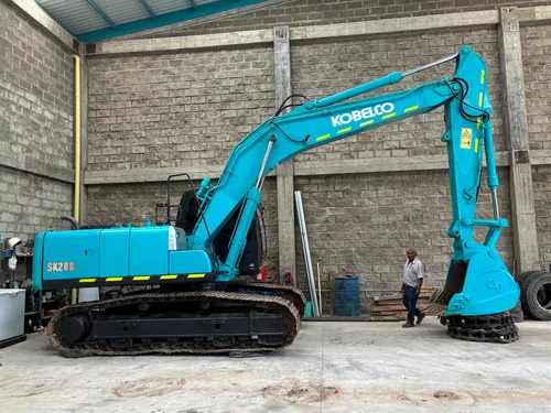 Excavadora Kobelco Sk200, Modelo 2007