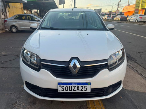 Renault Logan 1.6 Expression Hi-power 4p