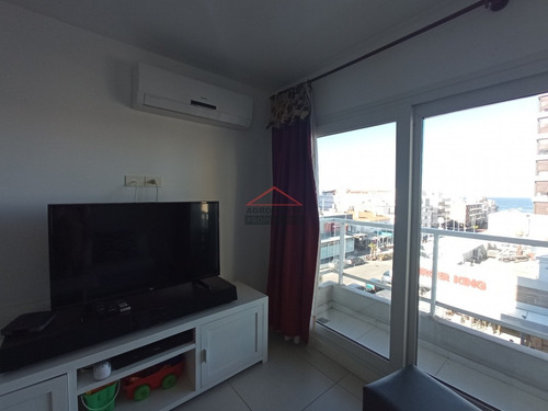Apartamento En Oportunidad Península, 2 Dormitorios *- Ref: 2941