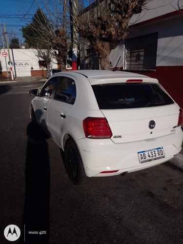 Imagen 5 de 12 de Volkswagen Gol Trend 2017 1.6 Trendline 101cv