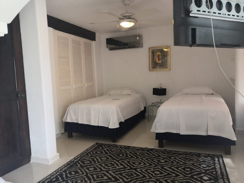 Venta De Villa Con Muelle En Zona Hotelera De Cancun