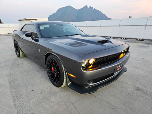 Dodge Challenger 6.2 Srt Hellc At