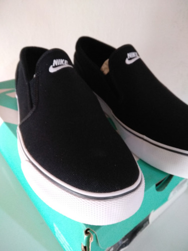 Nike Toki Slip Txt Negro- Zapatillas Panchas Talle 9.5 Us (Usado)
