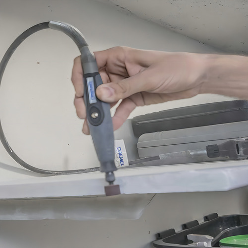 Multiherramienta Dremel 3000 + Eje Flexible + 82 Accesorios