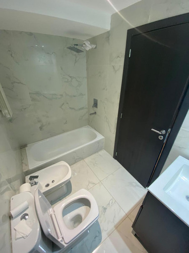 Departamento De 2 Amb. En Alquiler. Edificio Premium. Adrogué Centro.