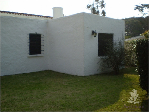 Casa En Brava, 3 Dormitorios *- Ref: 28750