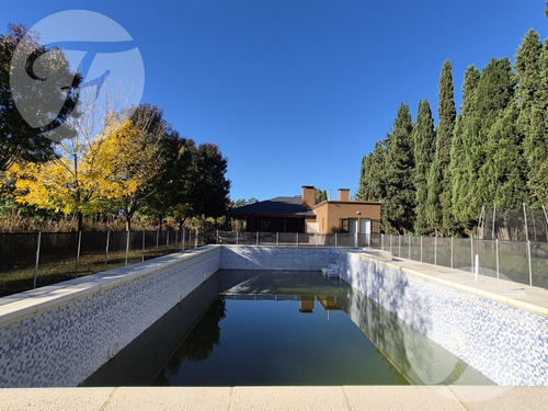 Casa Quinta En Venta Barrio Los Azahares, San Pedro
