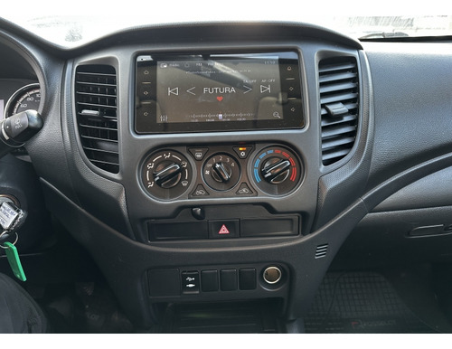 Mitsubishi L200 L200 D/c 2.4 Work Cr 4x2 Wf Doble Airbag Cc