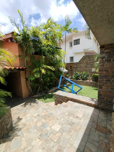 Venta  De  Casa  Quinta  En  Santa  Sofia