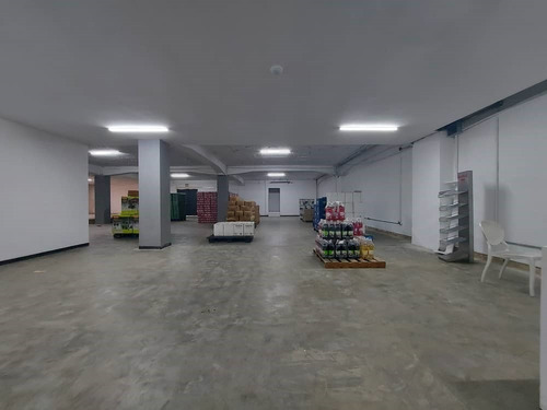 Imagen 8 de 10 de Se Vende/ Alquila Local Comercial (edificio) 1758m² Prados Del Este
