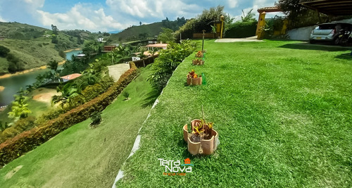 Finca Muy Cerca De La Vía Principal Con Vista Al Embalse, El Peñol